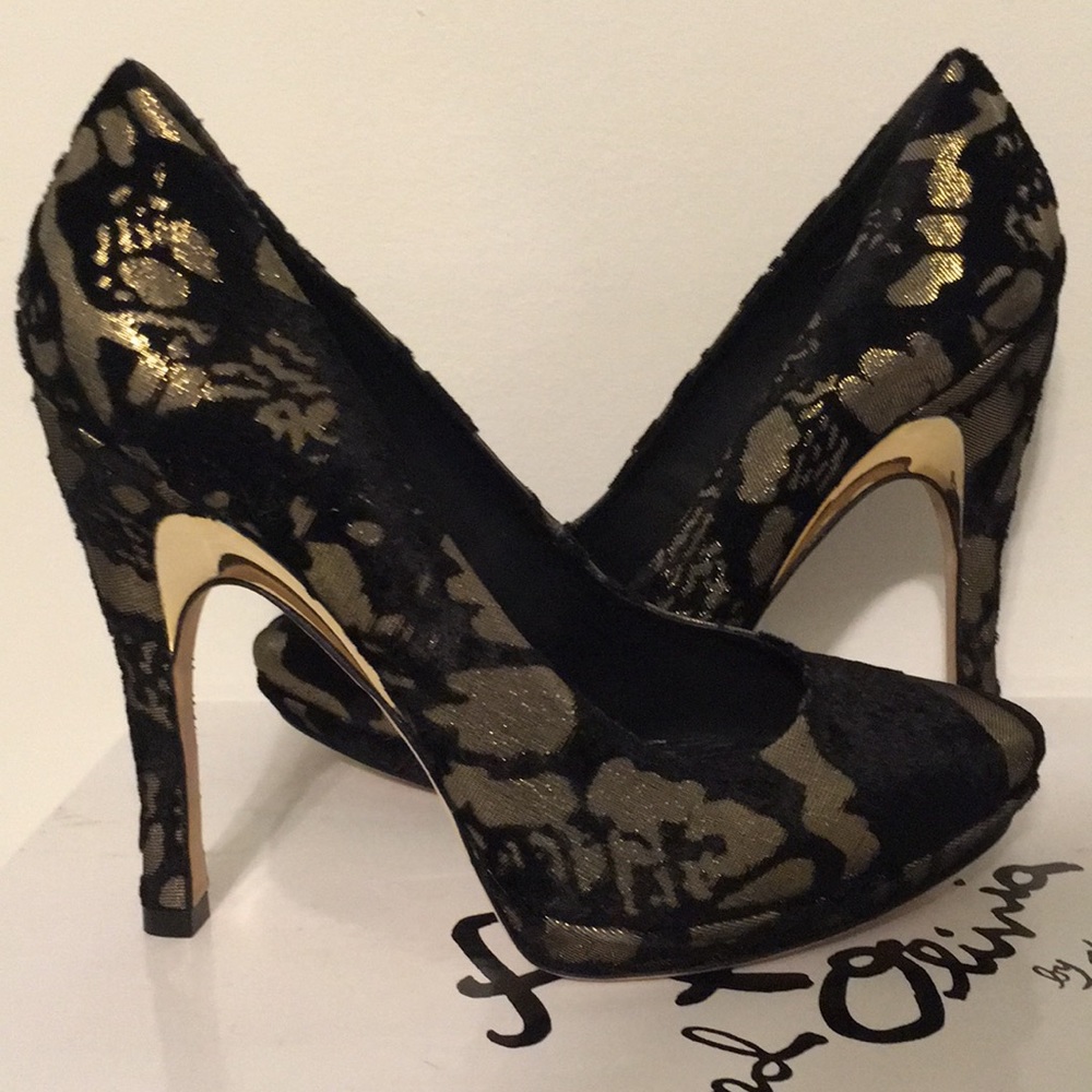 Alice & Olivia Helena Heels